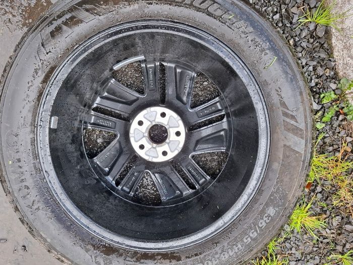 18" Genuine Seat Terraco Alloy with tyre