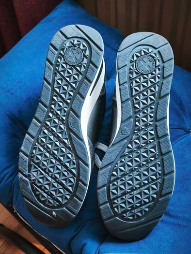 Xti shoes size 6