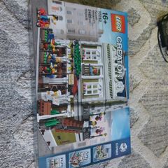 lego creator 10243