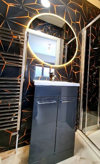 LED Mirrors Ensuite Many Sizes and Shapes Bathroom Bedroom Bluetooth Speakers Demister Antifog Fog Free Makeup Dual LED Bright Light Adjustable Brightness Touch Sensor