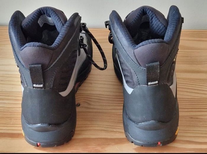 Hiking boots : North Face