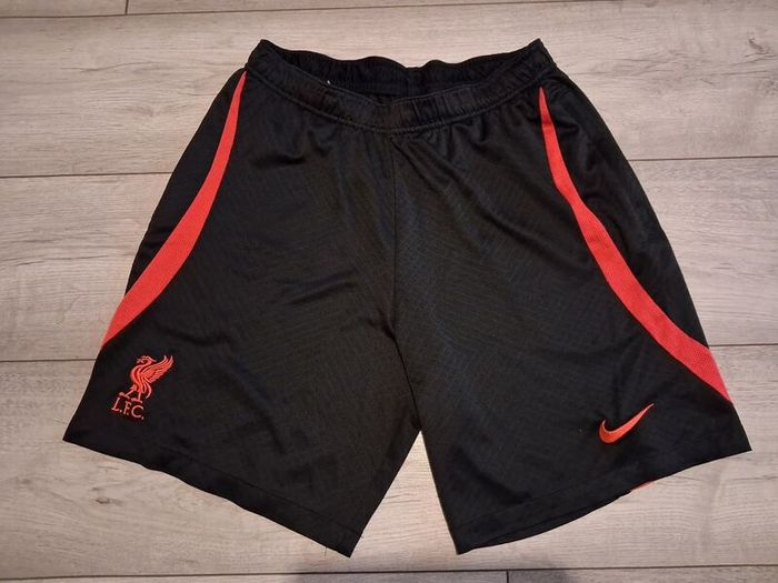 Liverpool F.C. Strike Shorts - Size - Medium - RRP - 49.99 - Open To Offers!!