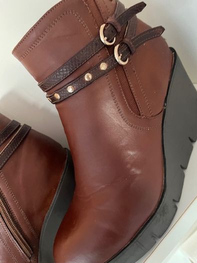 Brown Leather Ankle Boots With Wedge Size 40 (uk 7).  Spanish Brand Xti Quality Soft Leather Boots & Excellent Condition