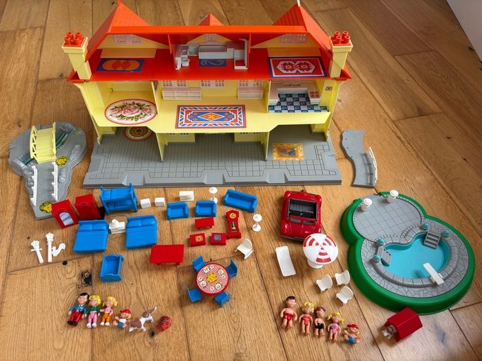 Vintage Oh Penny doll house