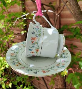 Bird feeder