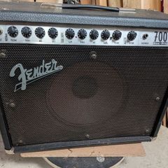 Fender Roc Pro 700