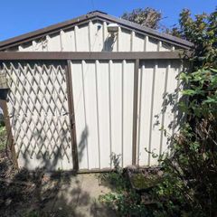 5m x 3m Insulated Steel Shed with Electrics. Buyer to Dismantle.