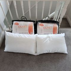 2 Duvets + 2 Pillows Like New