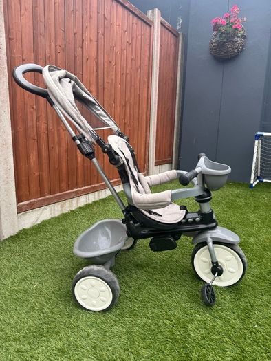Baby trike with handle