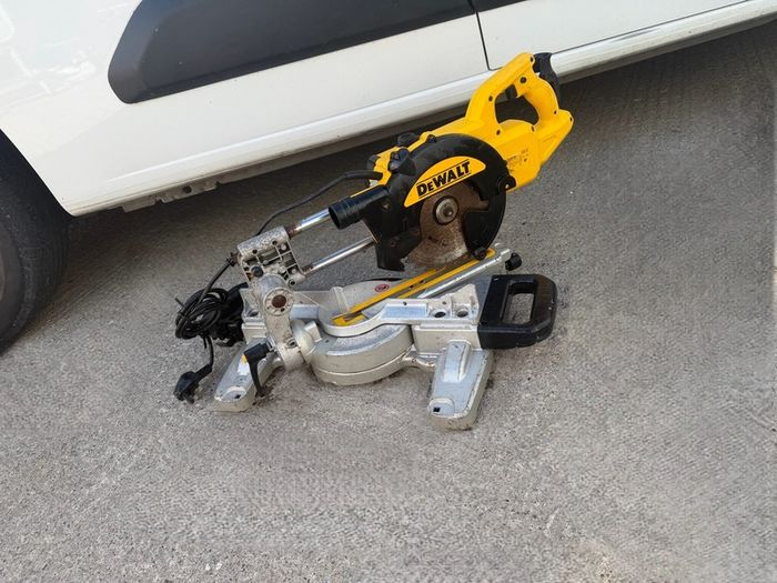 DeWalt DWS774 216mm XPS sliding mitre saw, 230/240V