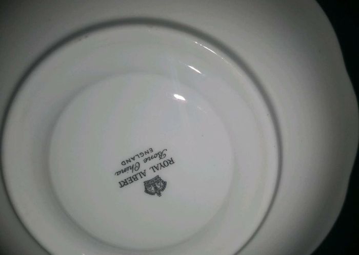 2 beautiful Royal Albert cup and saucer