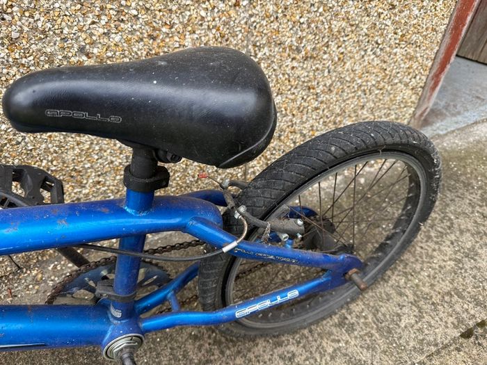 Retro Apollo MX20.2 BMX with Full Stunt Pegs