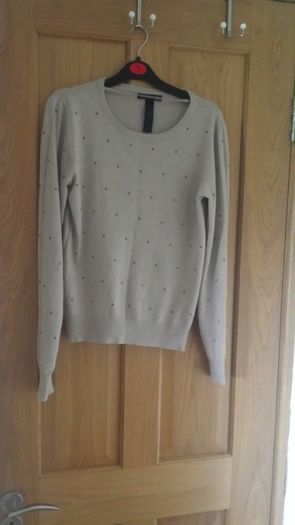 Oatmeal coloured light jumper