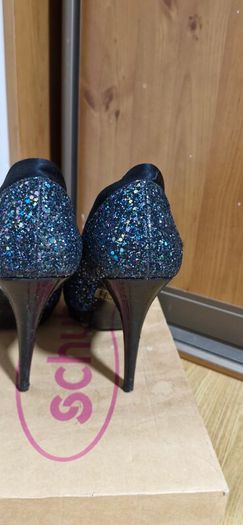 Schuh Sparkly heels