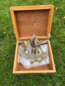 Ships sextant