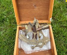 Ships sextant