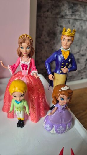Kids Figures