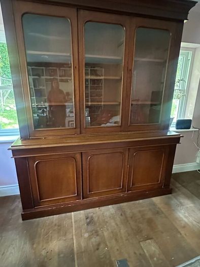 Beautiful Antique Mahogany Dresser