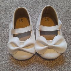 Girls shoes