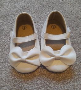 Girls shoes