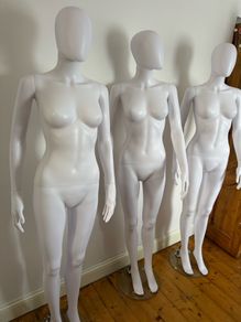 3 White mannequins