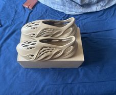 yeezys