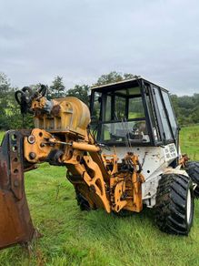 Case 860 vibratory moleplough