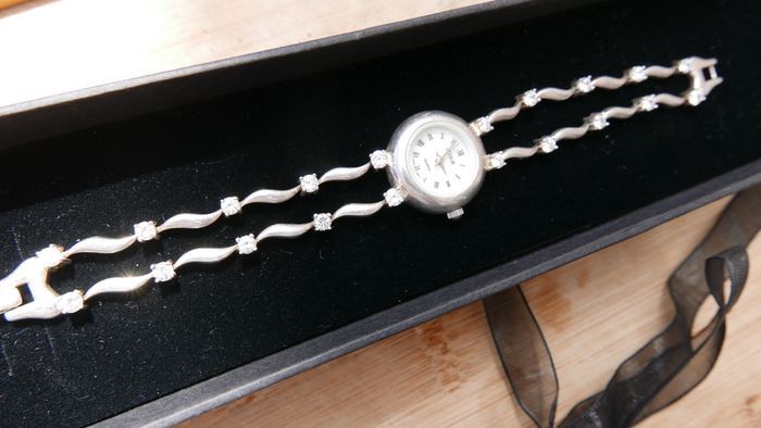 Vintage INDURO Watch for Women, Sterling Silver Bracelet Watch, Handmade 925 Sterling Silver Watch, Watch for Her Birthday Gift, Ladies Watch Japan Made (Works well, fresh battery)