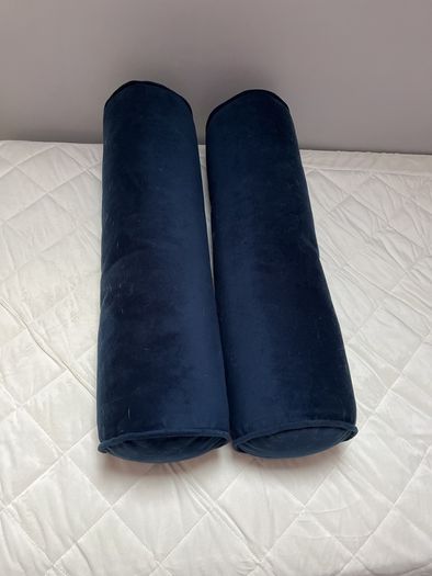 2 Bolster cushions
