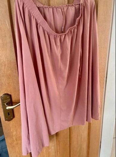Dusky pink skirt size 22