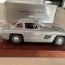 Mercedes 300 SL Gullwing extremely rare Dealer Model 1/18 Image 8