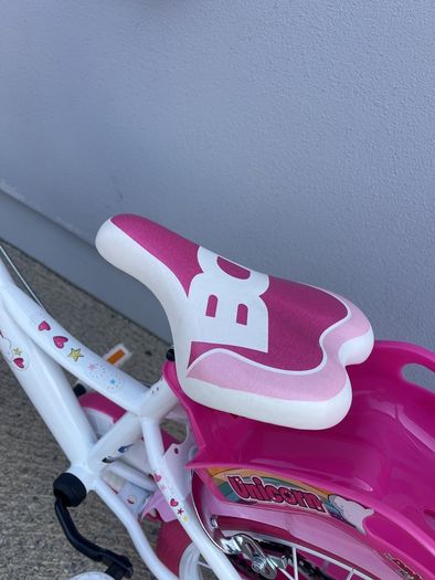 Girls 16" Unicorn Bike with stabilisers, by Dino Bikes
