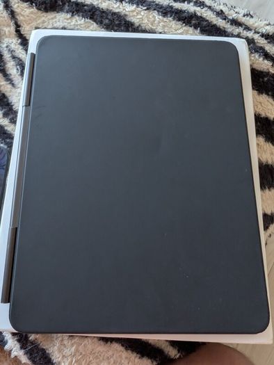 iPad M5 / M4 Magic Keyboard 13 inch (Read Description)