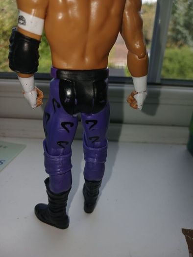 WWE Basic Series 127 Santos Escobar