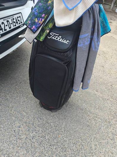 Titleist mid size tour bag