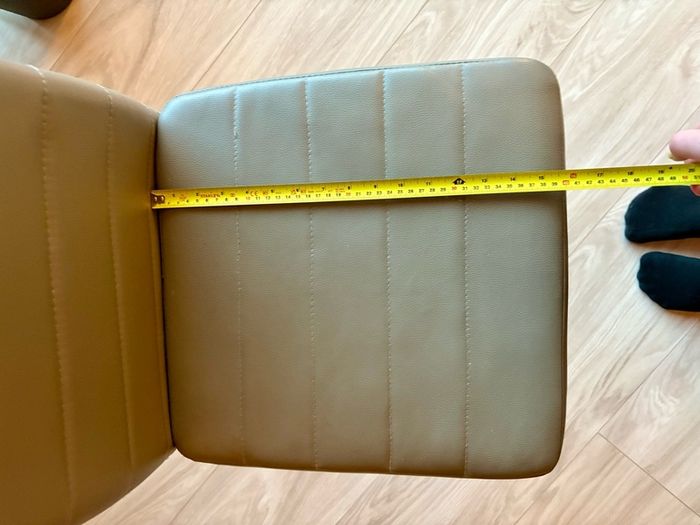 4 kitchen chairs - excellent condition