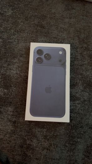 Apple iPhone 17 Pro Max Cosmic Blue