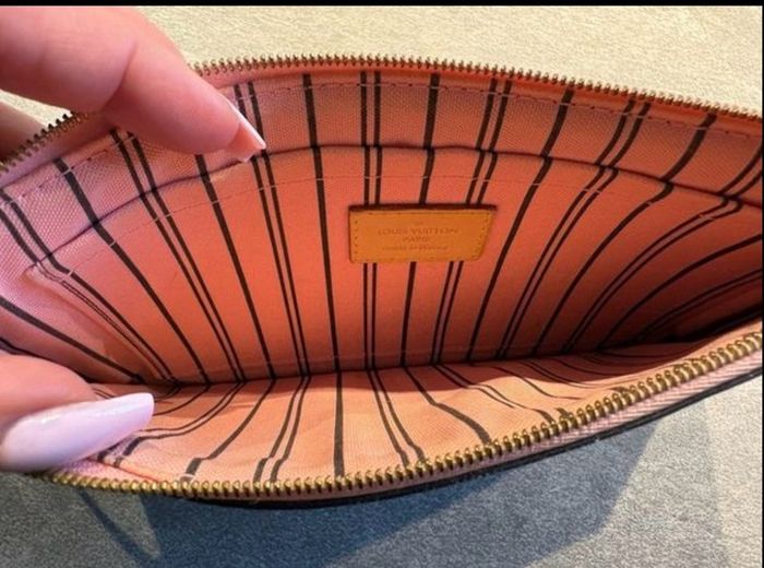 Louis Vuitton pochette