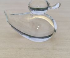Duck figurine from the Swedish glassworks Reijmyre.