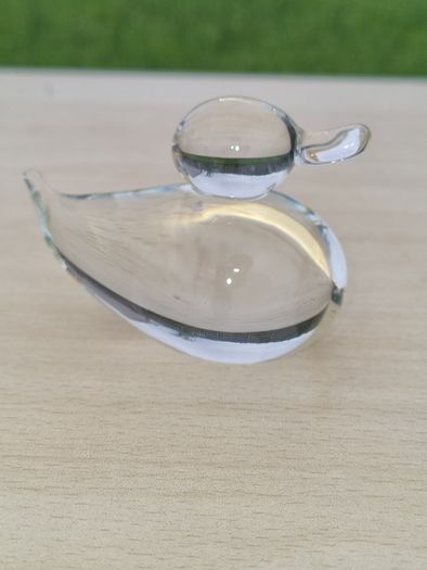 Duck figurine from the Swedish glassworks Reijmyre.