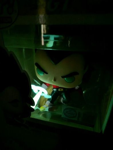 Funko Pop! Dragon Ball GT Super Saiyan Vegeta 4 Flocked Glow in the Dark Limited Chase Figure + Protector