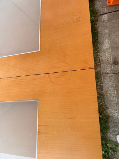 Extendable table and 6 chairs