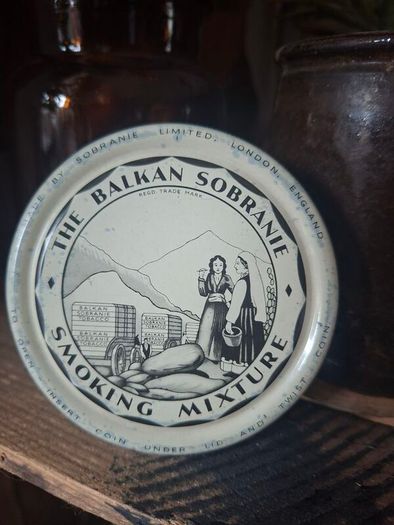 Vintage tin