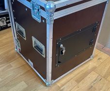 Music Rack 12 u with Service Hatch by Thon