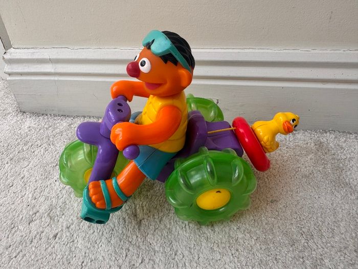 Sesame Street Ernie 2001 Splashin Trike Water Tub Tricycle Duck Part of the rope doesn't pull back completely Used Please see photos