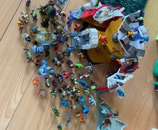 Gormiti play set and figures