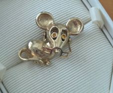 1970's Gold Tone Mouse Brooch