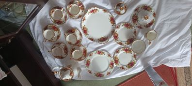 Vintage Royal Albert "Old Country Roses" Bone China Collection