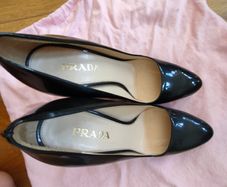 Prada leather patent heeks