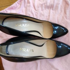 Prada leather patent heeks